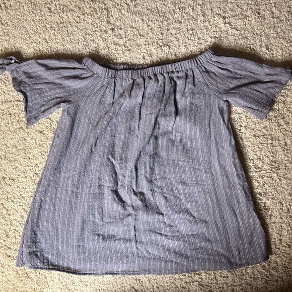 She + Sky Tops - Women's Size Medium She+Sky Short Sleeve Blouse NWT